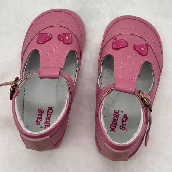 Genuine Leather Pink Baby Walker Shoes with Heart Design size 22 EU 6 US - Picture 1 of 9